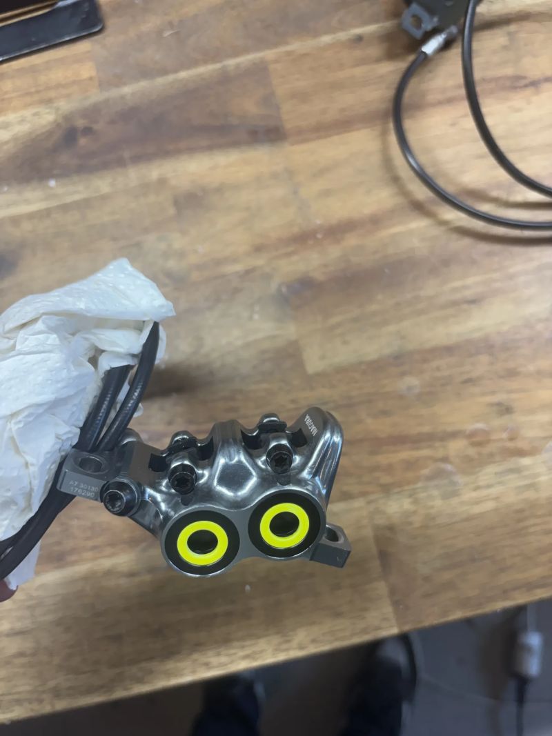 Magura mt7 + příslušenství 