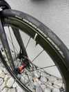 Colnago C64 DISC, SRAM FORCE AXS 2x12, páky SRAM RED, wattmetr Quarq