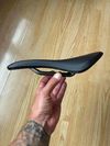 Prodám nové nepoužité karbonové sedlo FIZIK Tempo Aliante R1 / 145mm