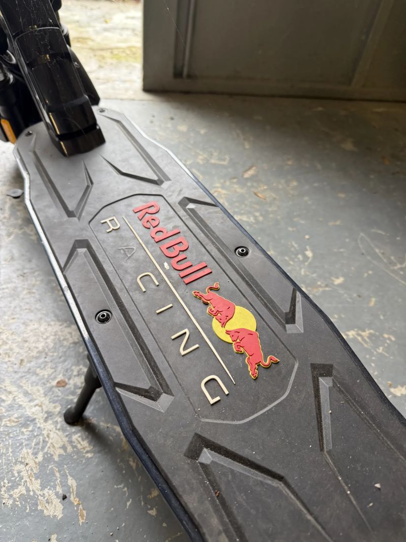 Elektrická koloběžka Red Bull TURBO