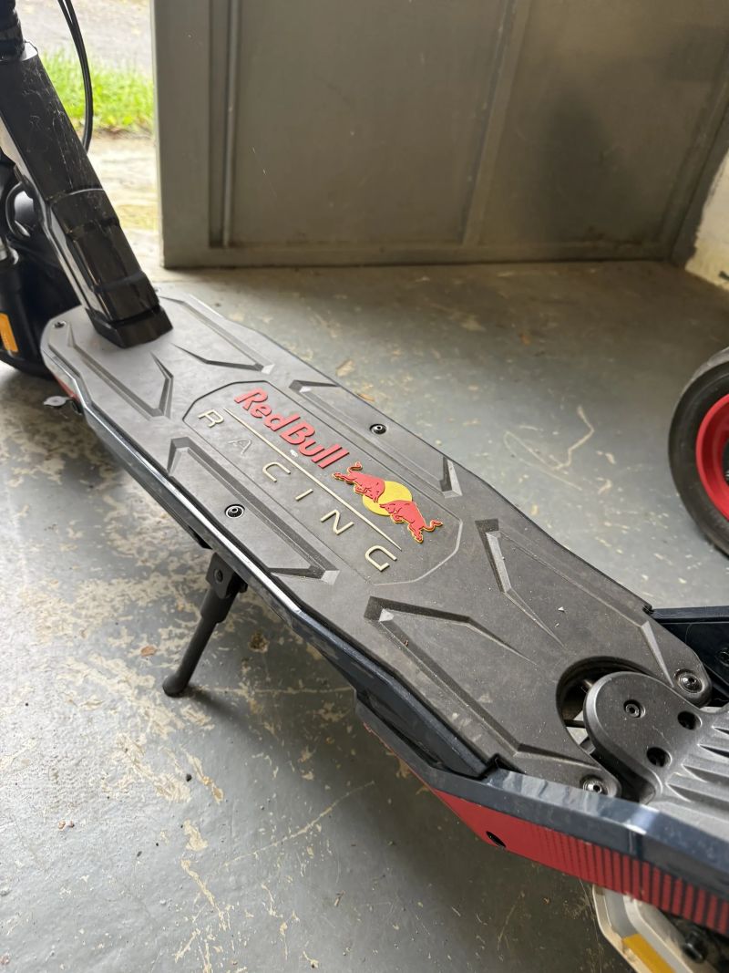 Elektrická koloběžka Red Bull TURBO
