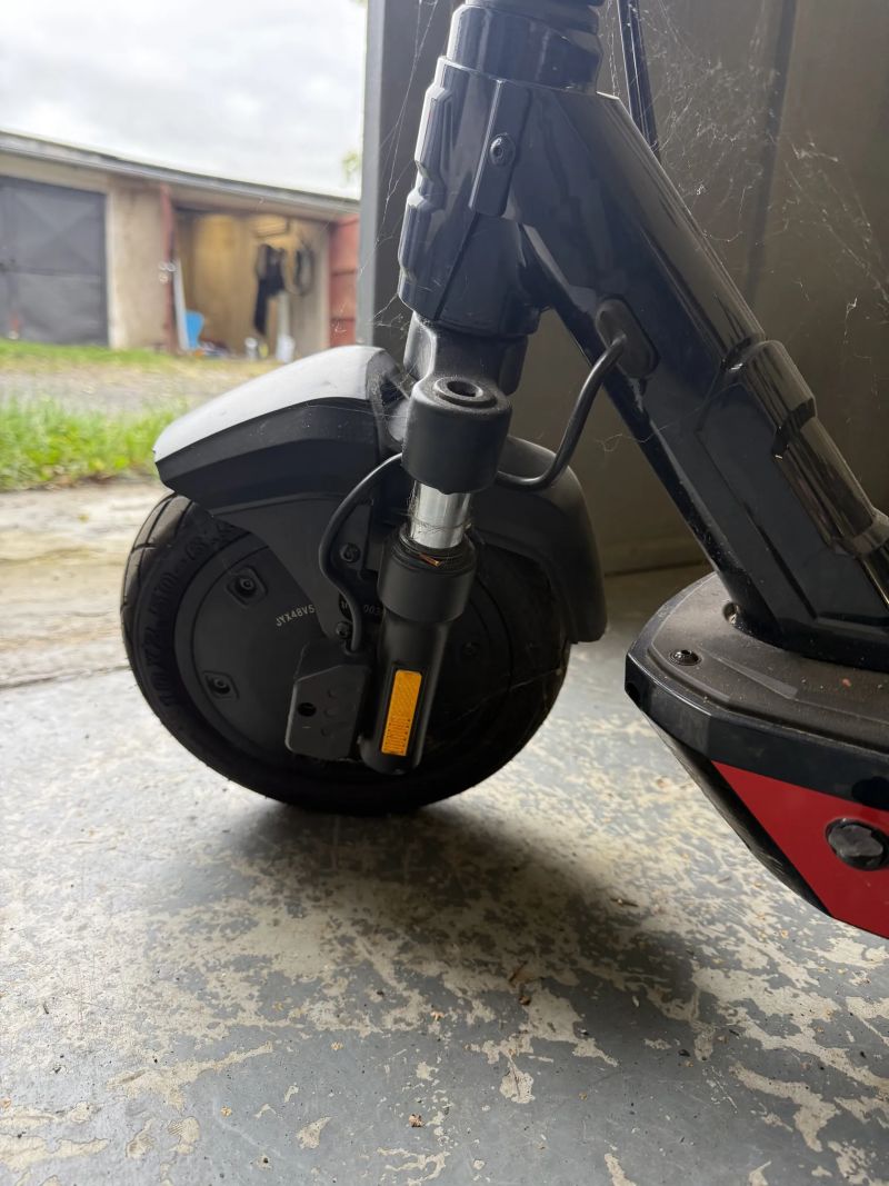 Elektrická koloběžka Red Bull TURBO