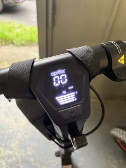 Elektrická koloběžka Aprilia eSR2 EVO