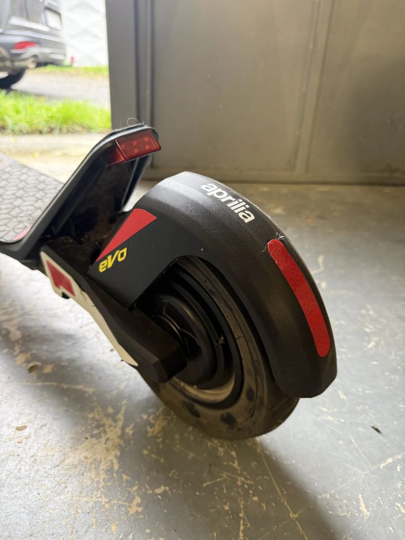 Elektrická koloběžka Aprilia eSR2 EVO