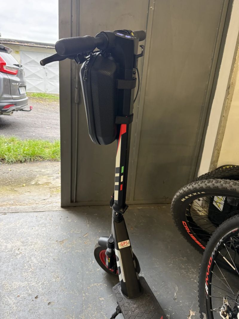 Elektrická koloběžka Aprilia eSR2 EVO