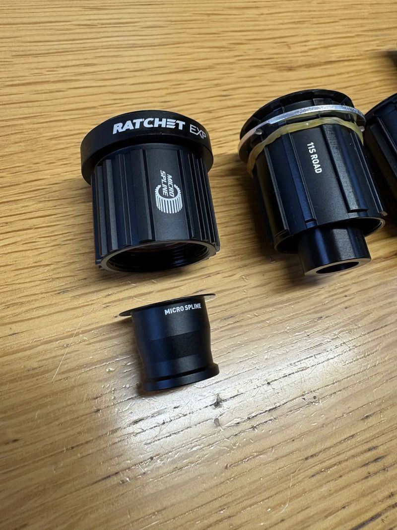 Ořechy DT Swiss Ratchet a 3-Pawls - různé druhy