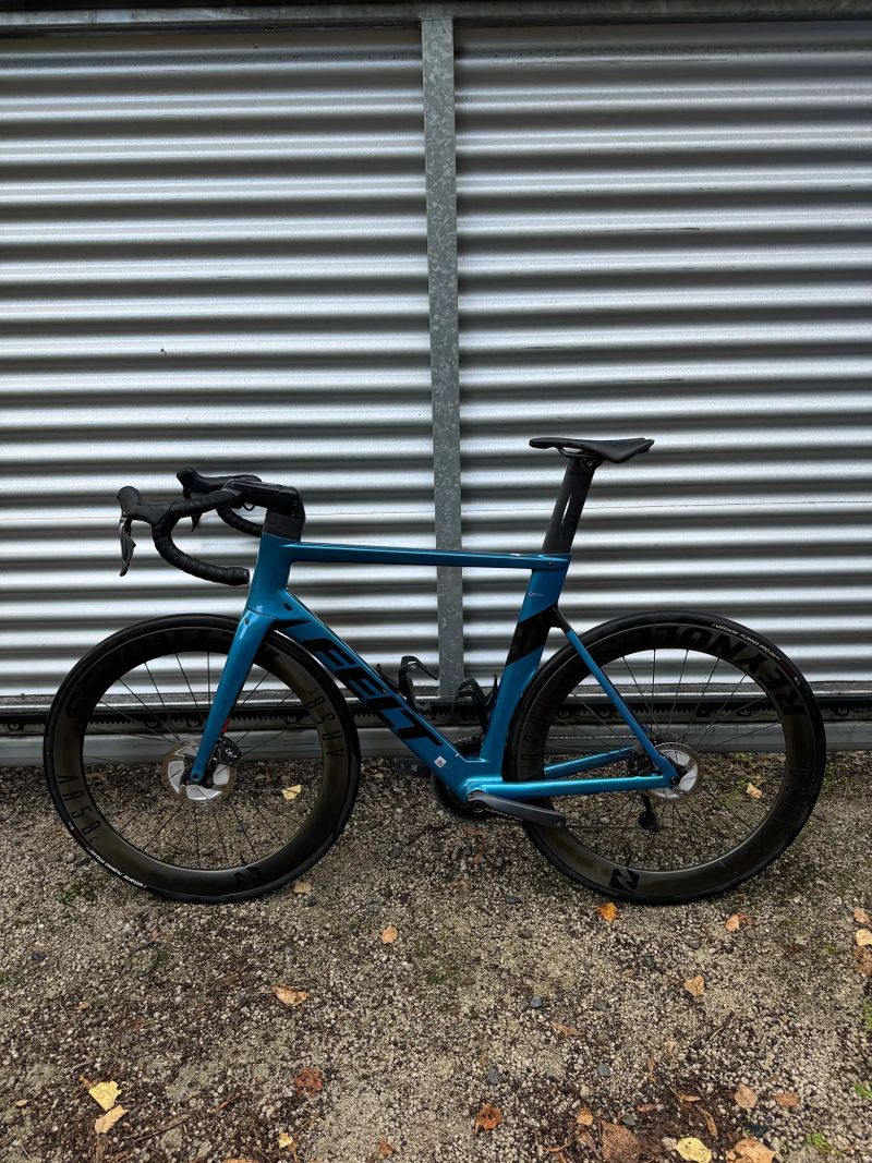 Felt AR - ULTEGRA Di2, REYNOLDS aero kola