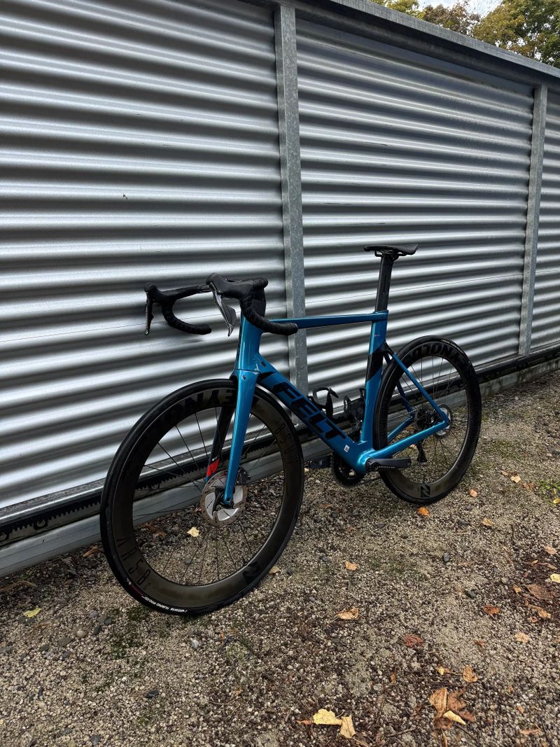 Felt AR - ULTEGRA Di2, REYNOLDS aero kola