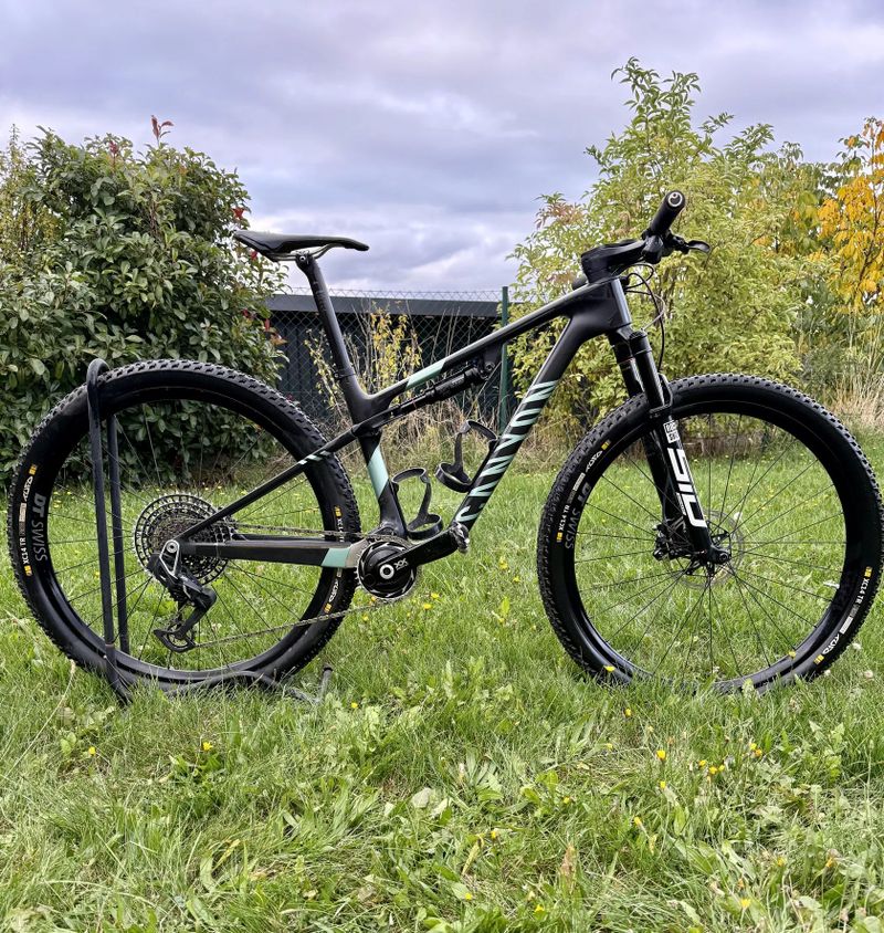 Canyon CFR LUX WORLD CUP AXS na postavu 166-175 cm