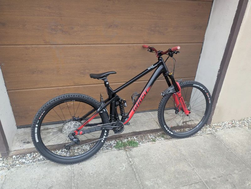 Ghost Riot EN Universal