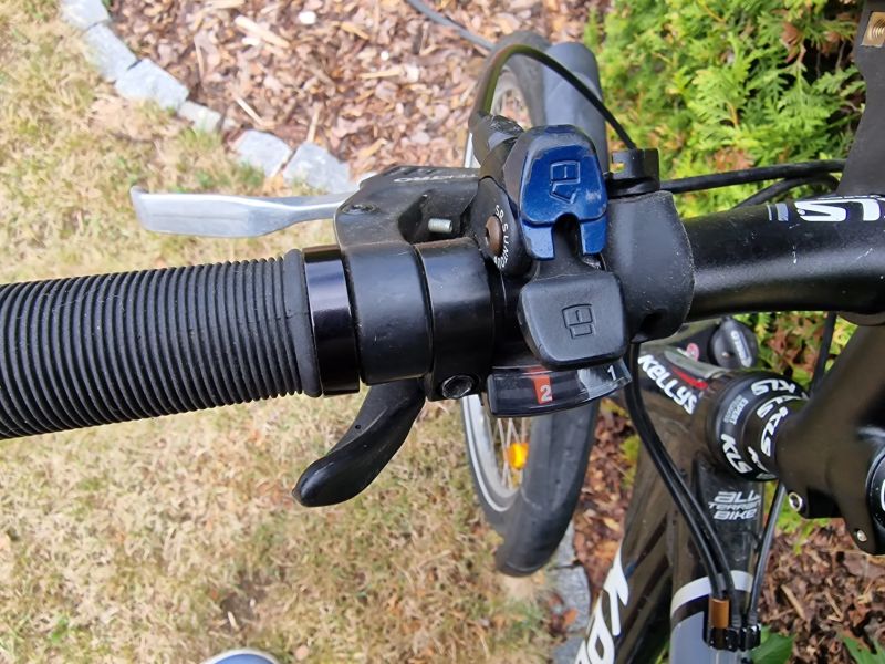Prodám zachovalé dámské/juniorské kolo, 26", alutec triple rám, osazení Shimano, allterrain bike