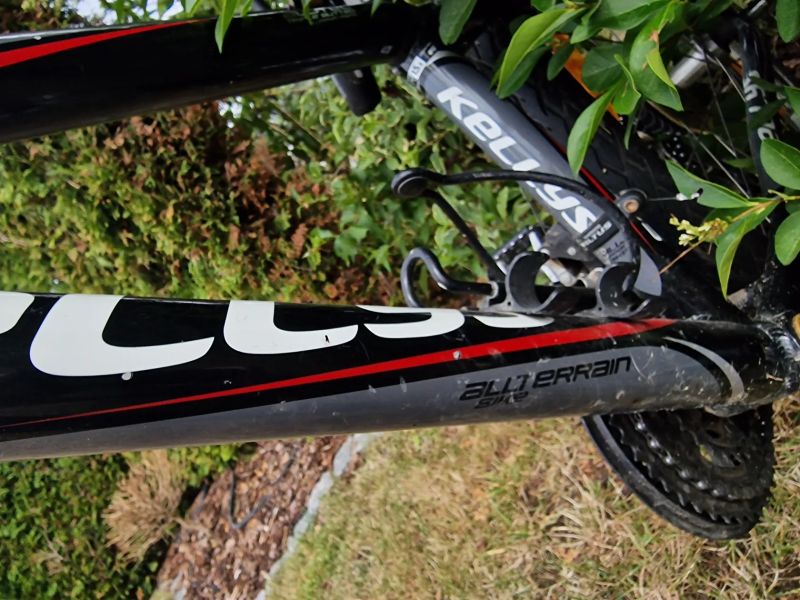 Prodám zachovalé dámské/juniorské kolo, 26", alutec triple rám, osazení Shimano, allterrain bike