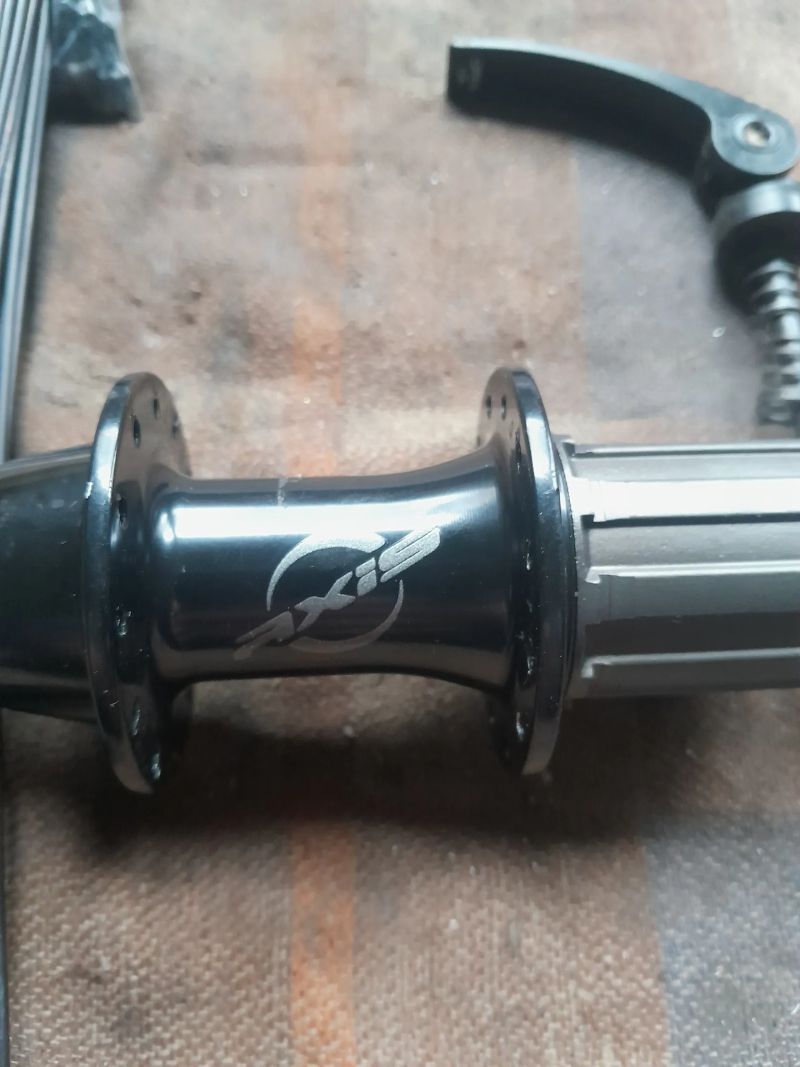 Zadni náboj Axis 24d