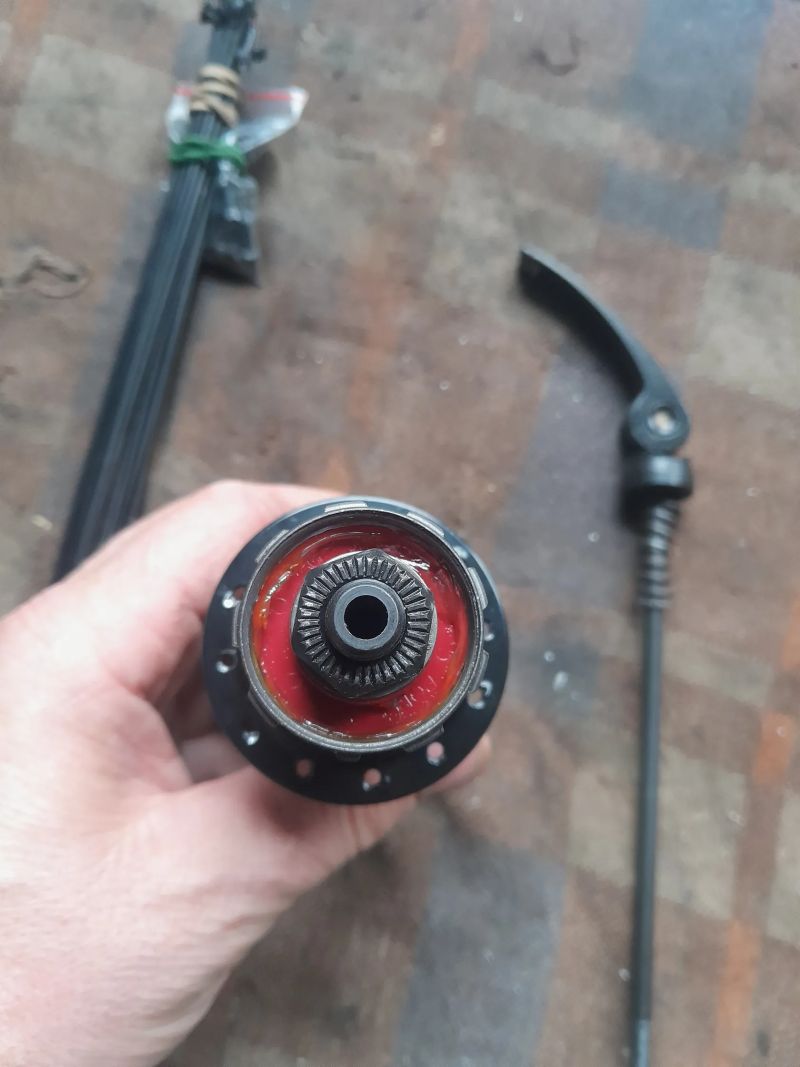 Zadni náboj Axis 24d