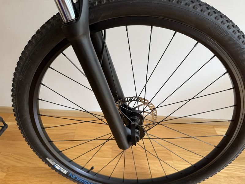 Prodám špičkové juniorské horské kolo Rascal Bike Wild 29 – Záruka do 04/2026