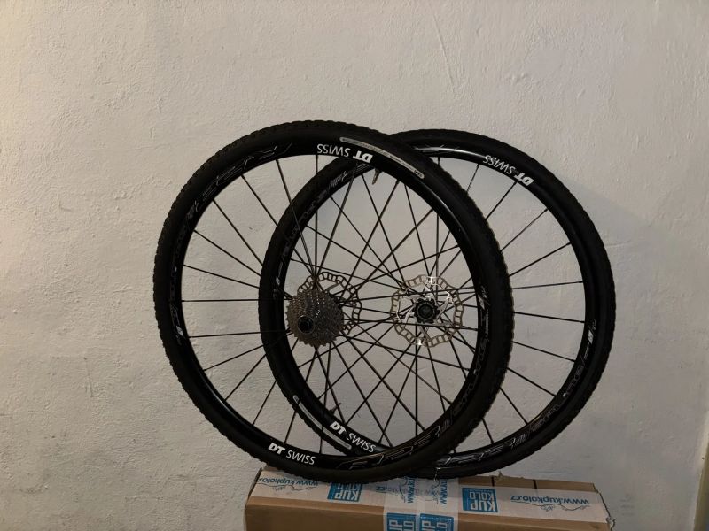 Superior X-Road L (Ultegra Di2, DT240)