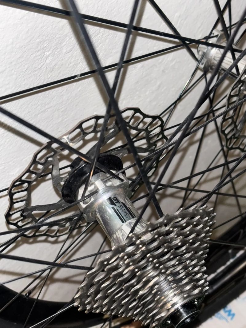 Superior X-Road L (Ultegra Di2, DT240)