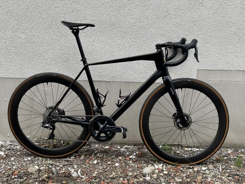 Superior X-Road L (Ultegra Di2, DT240)