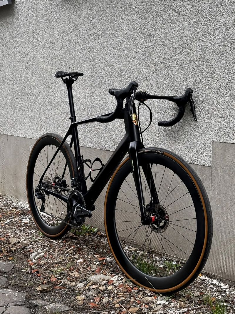 Superior X-Road L (Ultegra Di2, DT240)