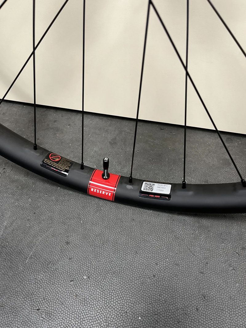 Santa cruz reserve hd30 Carbon / industry nine 29 “ 