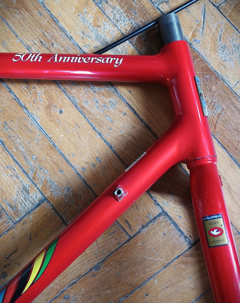 Olmo 50 Anniversary (55/57 cm) - jako nový 