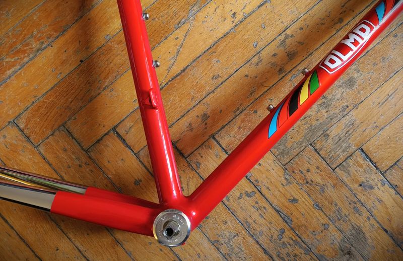 Olmo 50 Anniversary (55/57 cm) - jako nový 