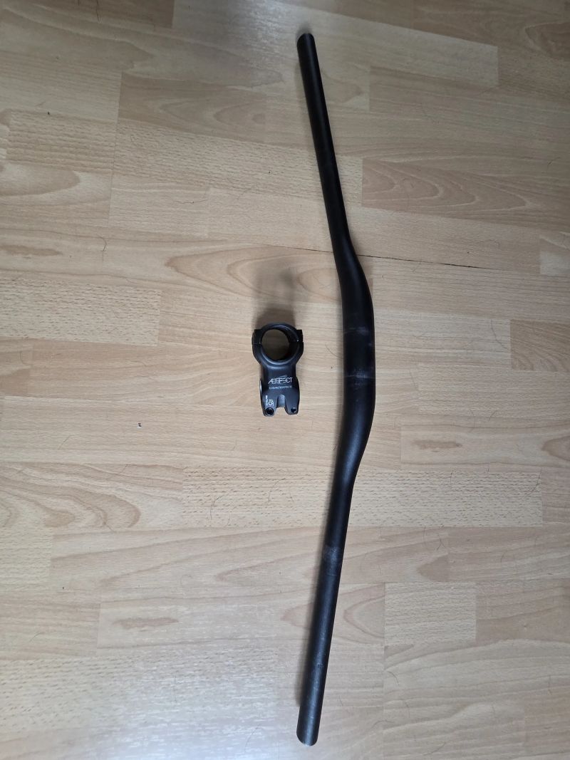 Prodám řidítka a představec Race Face Aefect, 780š, 35mm - předst. 50mm, 0st.