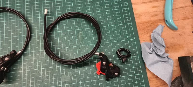 Prodám brzdy SRAM G2 RSC