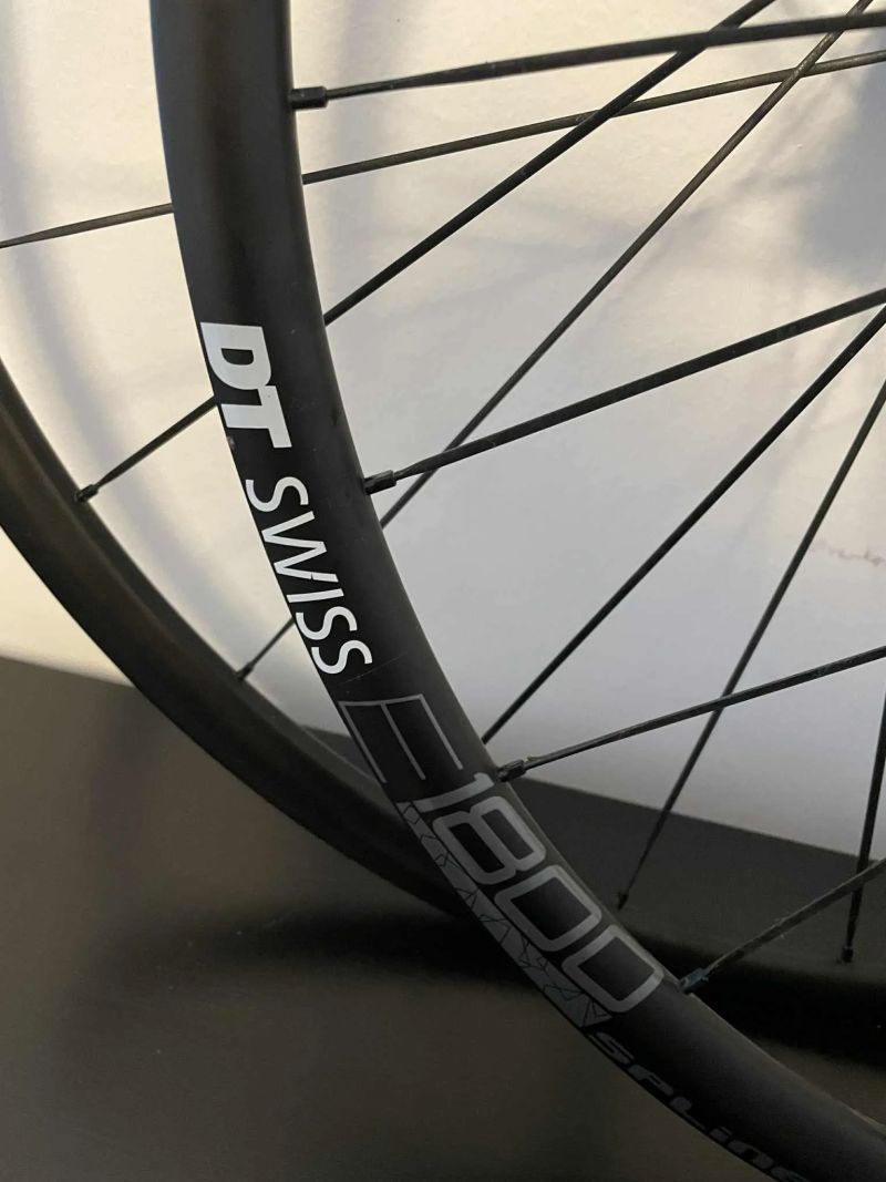 DT Swiss E 1800 SPLINE / Shimano