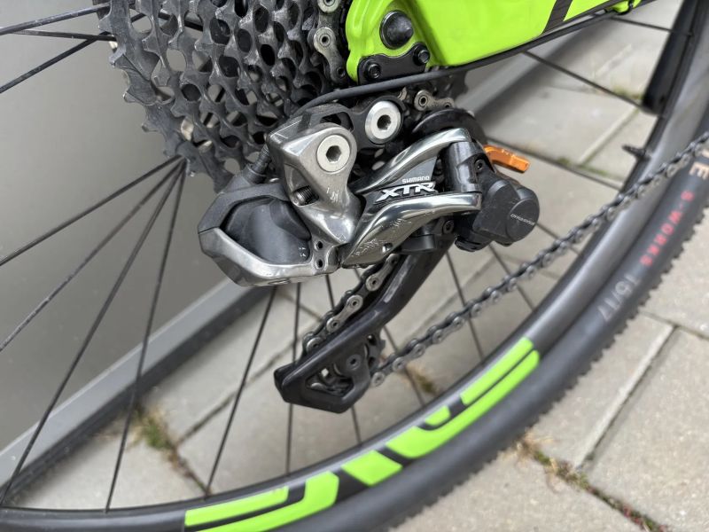 Cannondale SCALPEL LEFTY řazení SHIMANO XTR DI2 a brzdy SRAM XX1