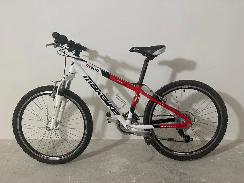 Dětské horské kolo Maxbike M300 – rám 13", kola 24", 21 rychlostí, Shimano výbava