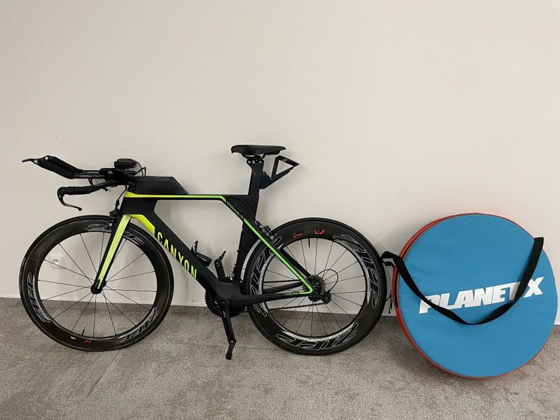 Canyon Speedmax CF 7.0 + karbonová kola Zipp 404+808