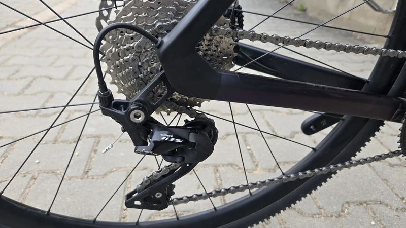 Gravel/silniční elektrokolo Rose Reveal Plus - vel. L, 2x pláště, GPS tachometr