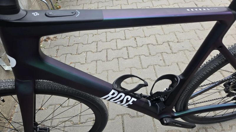 Gravel/silniční elektrokolo Rose Reveal Plus - vel. L, 2x pláště, GPS tachometr