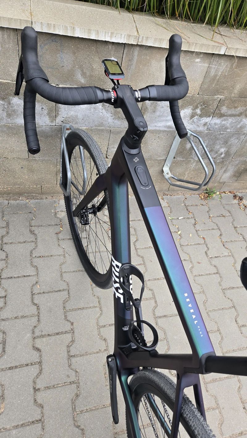 Gravel/silniční elektrokolo Rose Reveal Plus - vel. L, 2x pláště, GPS tachometr