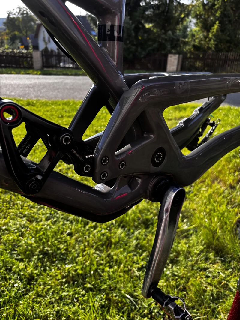 Na prodej: Evil Insurgent – špičkový enduro stroj připravený na cokoliv!