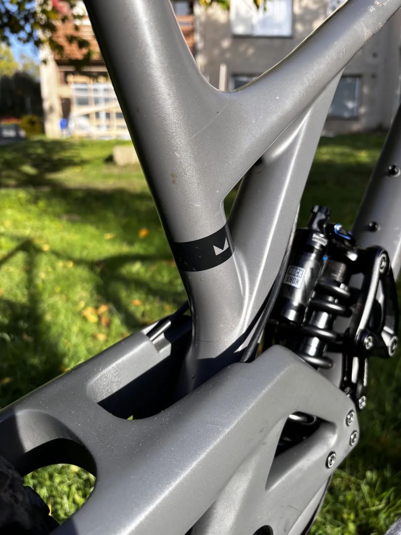 Na prodej: Evil Insurgent – špičkový enduro stroj připravený na cokoliv!