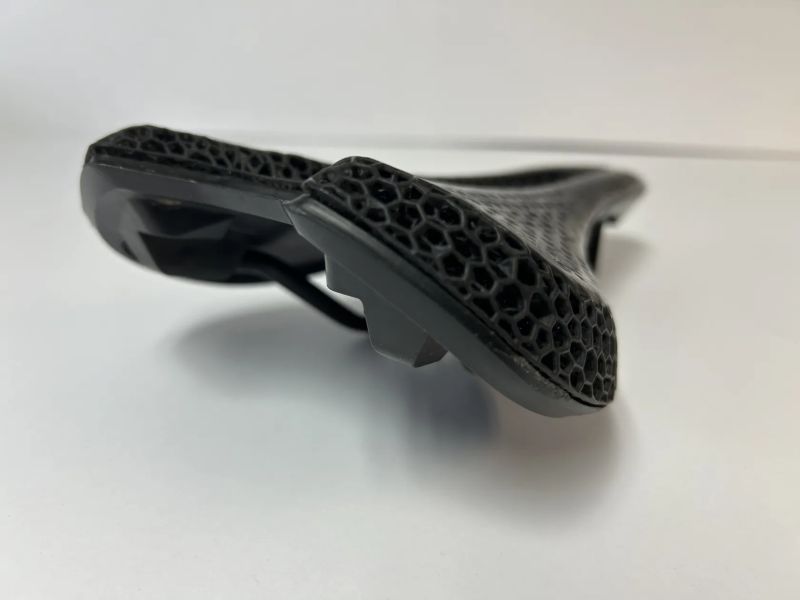 sedlo Specialized Romin Evo Pro Mirror, šířka 143 mm