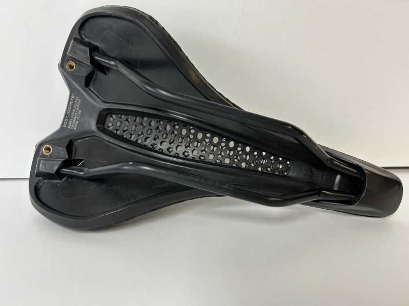 sedlo Specialized Romin Evo Pro Mirror, šířka 143 mm