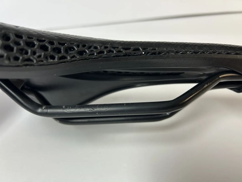 sedlo Specialized Romin Evo Pro Mirror, šířka 143 mm