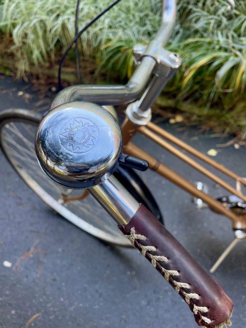 Bronzové retro dámské městské kolo – stylový originál Le Bikes