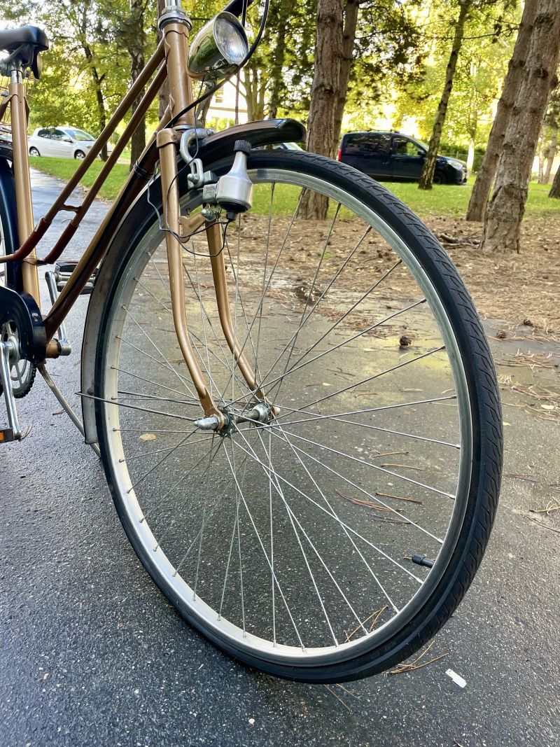 Bronzové retro dámské městské kolo – stylový originál Le Bikes