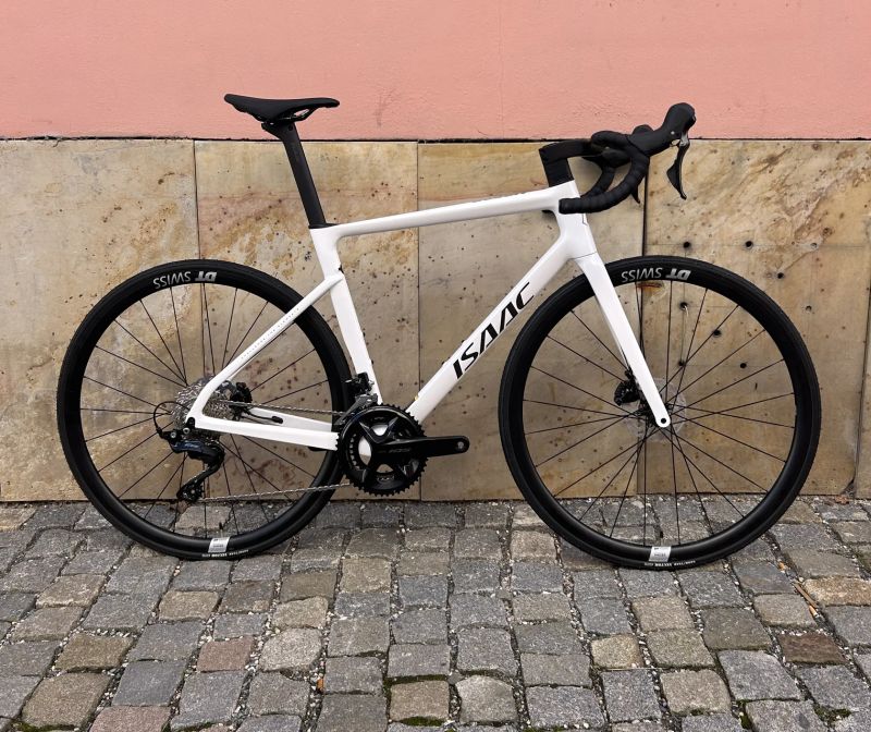 Isaac Boson Mineral White 105 M - výprodej posledního kusu
