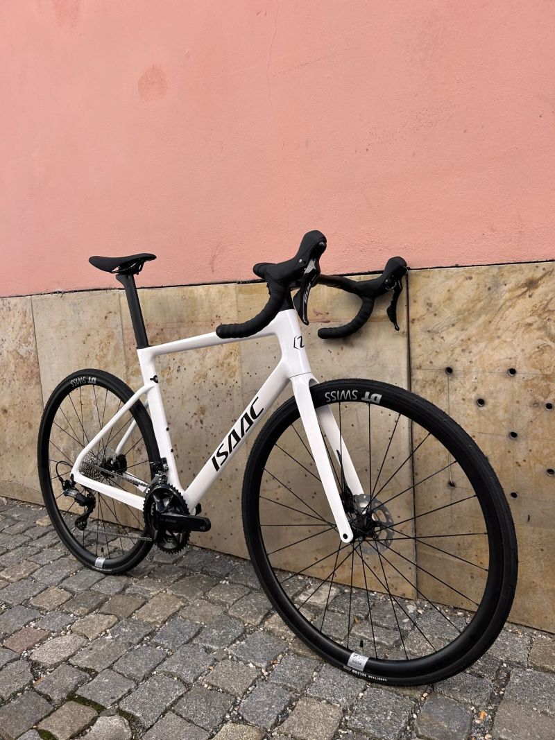 Isaac Boson Mineral White 105 M - výprodej posledního kusu