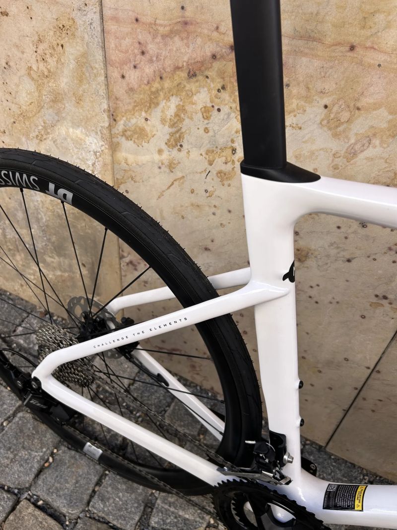 Isaac Boson Mineral White 105 M - výprodej posledního kusu