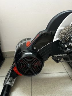 Trenažér Elite Turbo Muin + držák na tablet + kazeta 11s
