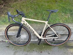 Gravel Canyon Grail 7 Al - velikost M (178-184 cm) Shimano GRX RX810 - 2X11