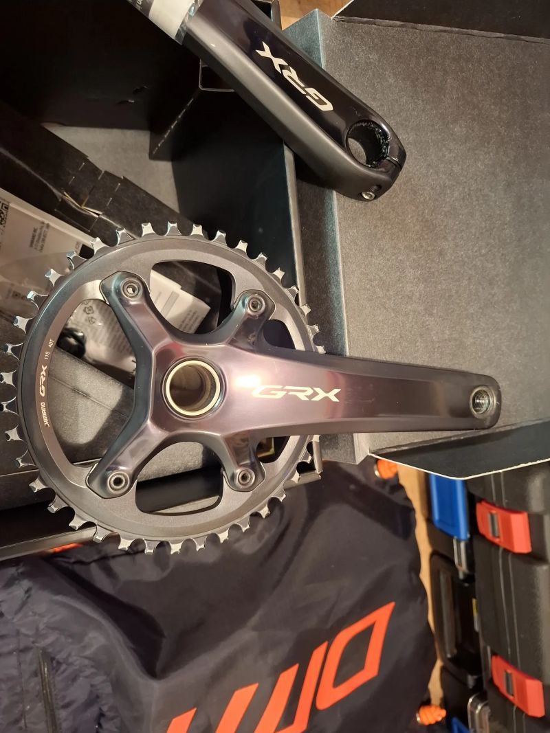 Kliky Shimano GRX FC-RX810 175 mm