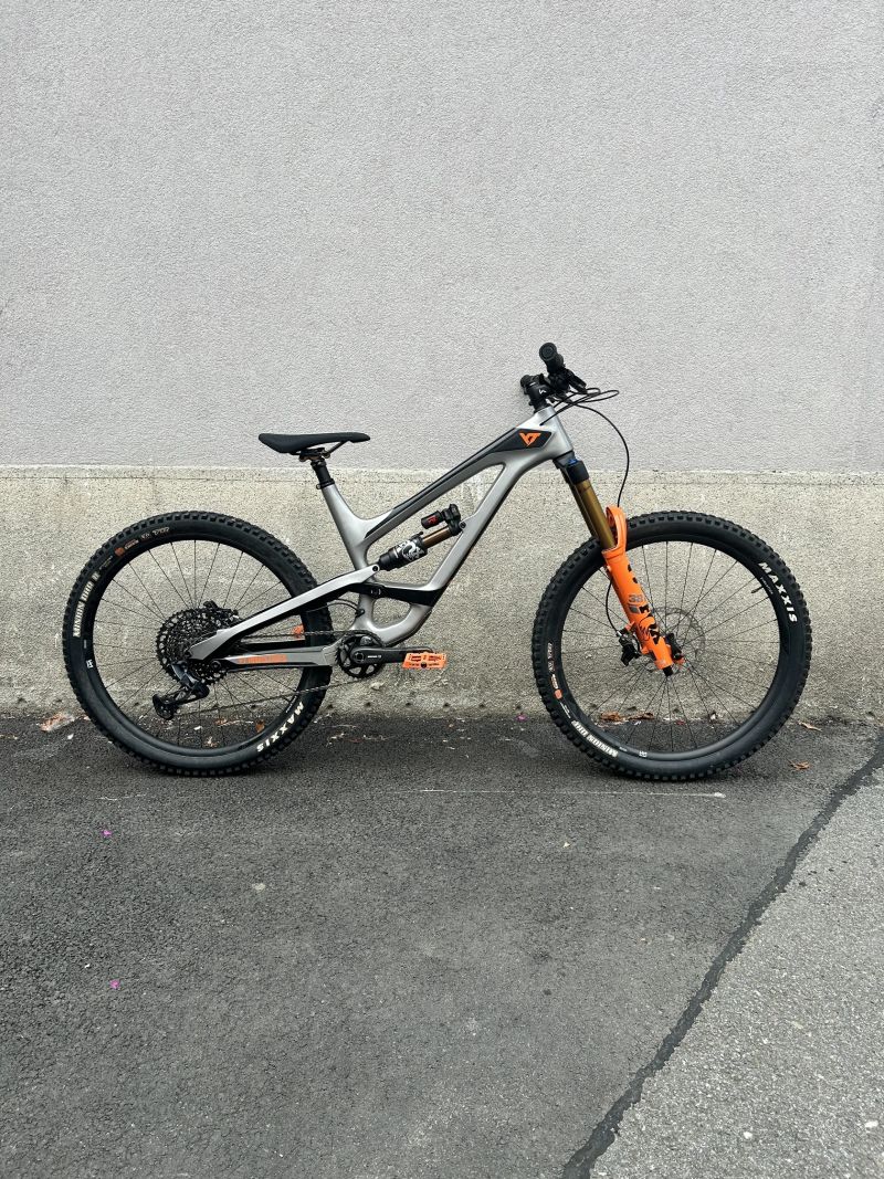 Yt capra cf pro race L 27,5” 