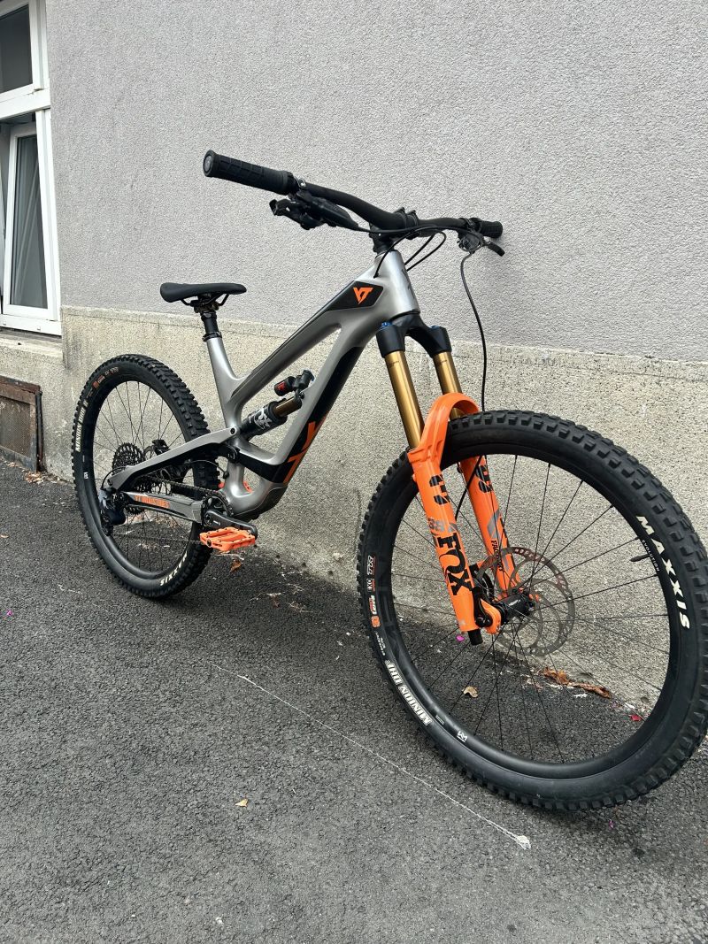 Yt capra cf pro race L 27,5” 